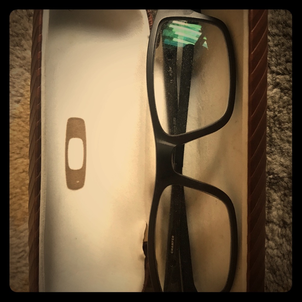 Oakley Flint frame. There is wear on the rubber